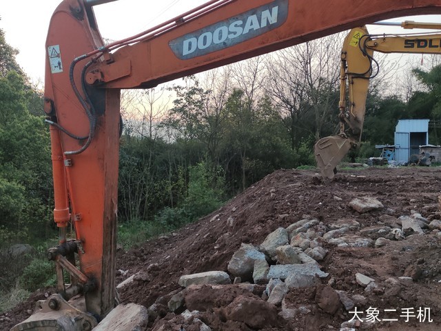 斗山 DH215LC-9 挖掘机